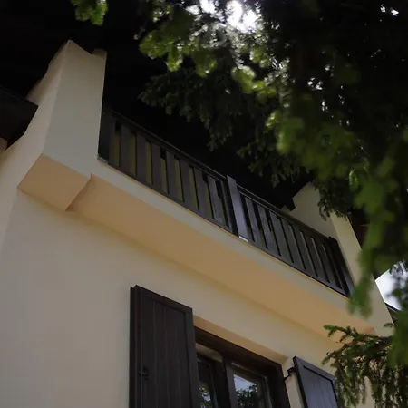 Star Hill Apartment *
