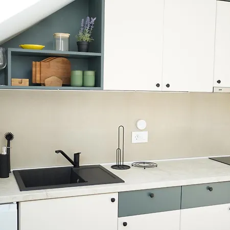 Star Hill Apartment *